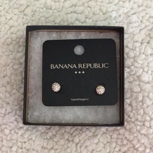 NWT banana republic earrings!